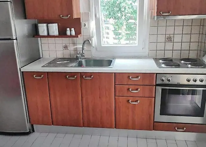 Maisonette With Garden& Parking Polichrono *