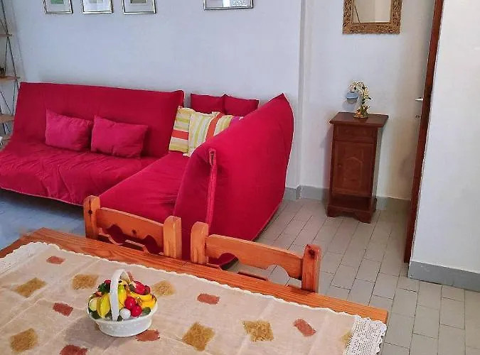 Maisonette With Garden& Parking Polichrono Ferienhaus