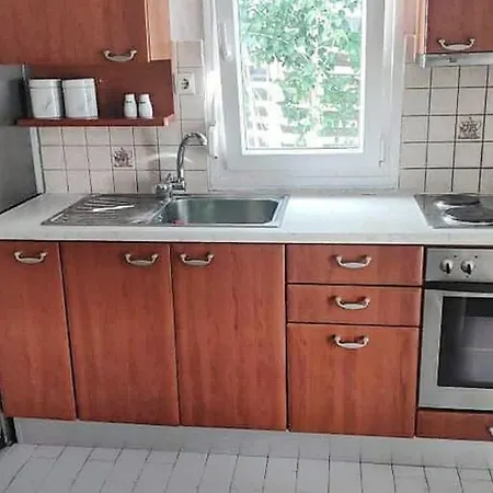 Maisonette With Garden& Parking Polichrono *